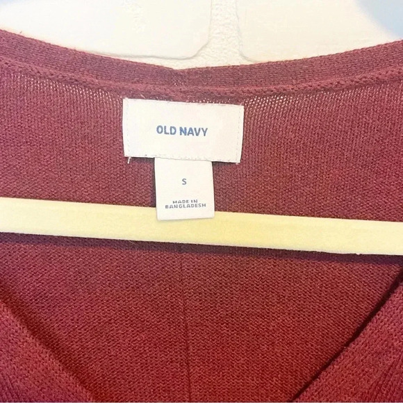 Old Navy red maroon v neck sweater size small - Picture 9 of 9